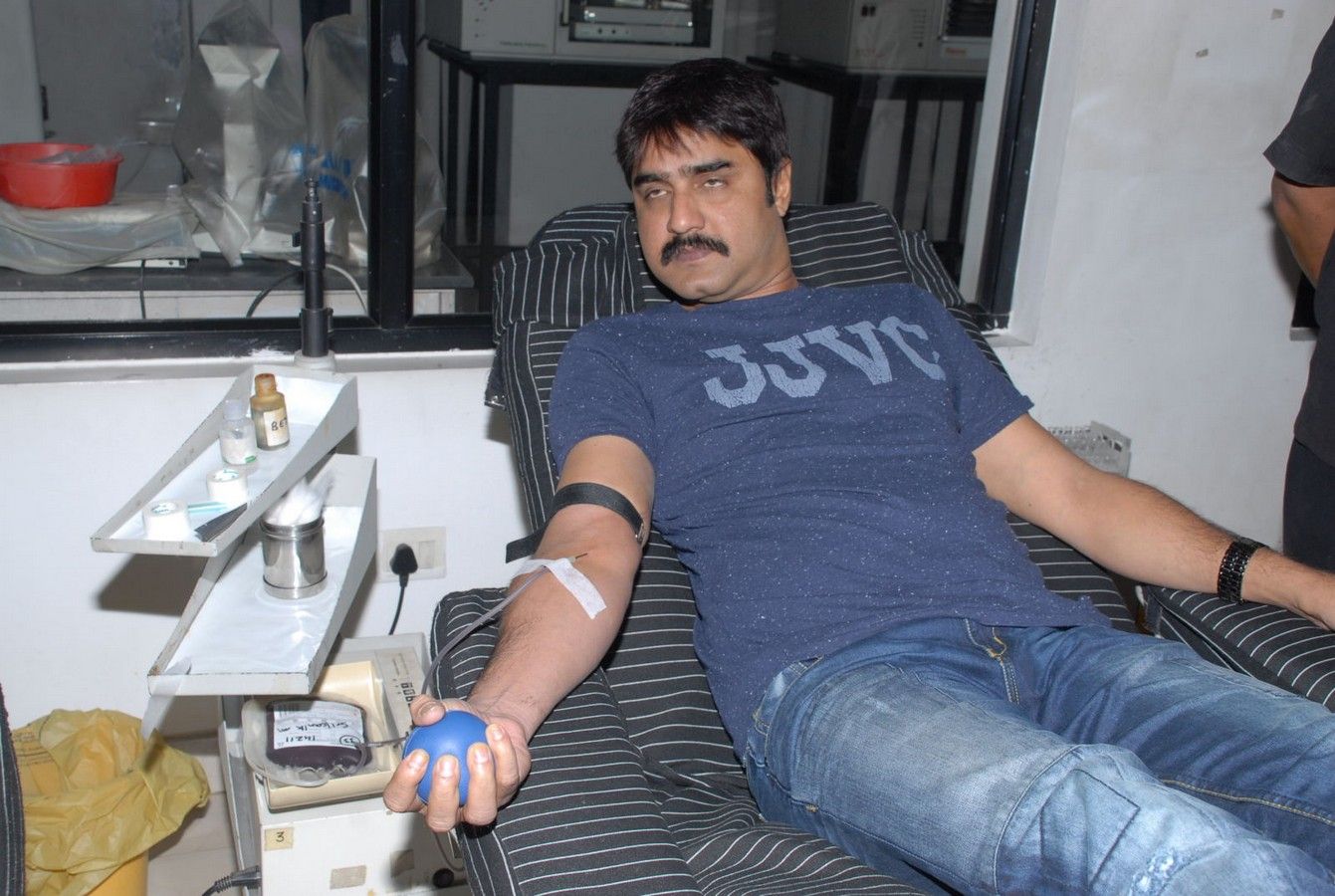 Actors Blood Donation @ Chiranjeevi Blood Bank Pictures | Picture 346447