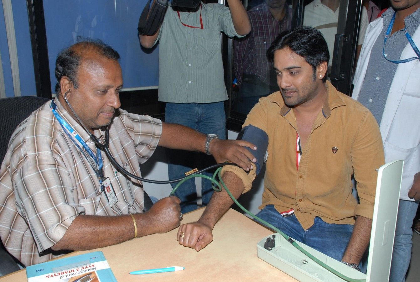 Actors Blood Donation @ Chiranjeevi Blood Bank Pictures | Picture 346467