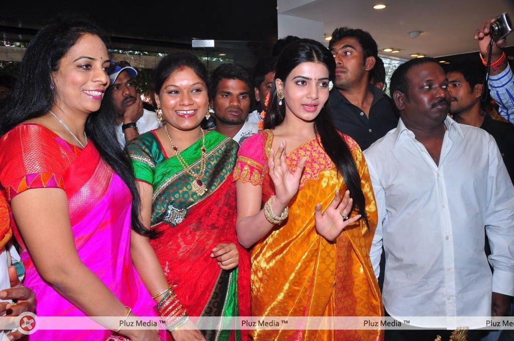 Samantha Launches women's world Showroom - Pictures | Picture 160916