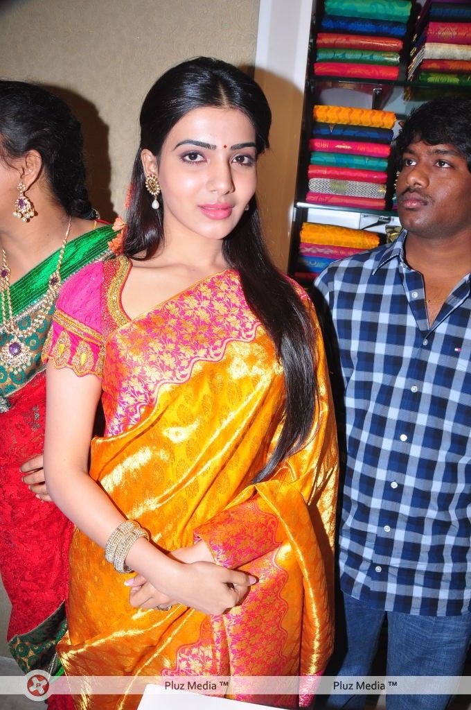 Samantha Launches women's world Showroom - Pictures | Picture 160931
