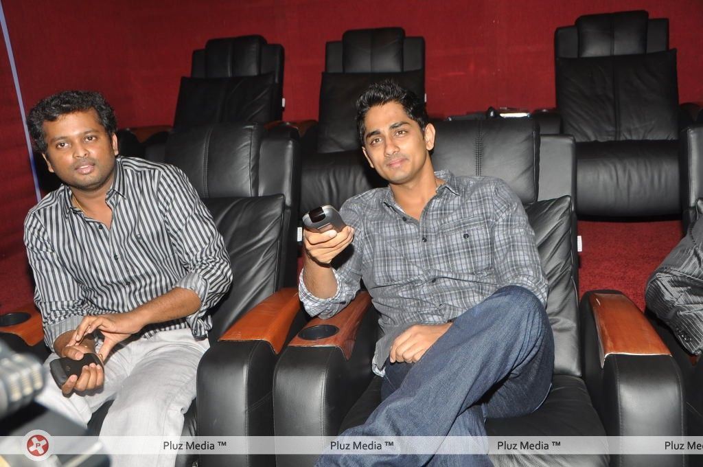 Siddharth at the audio people store - Pictures | Picture 164017
