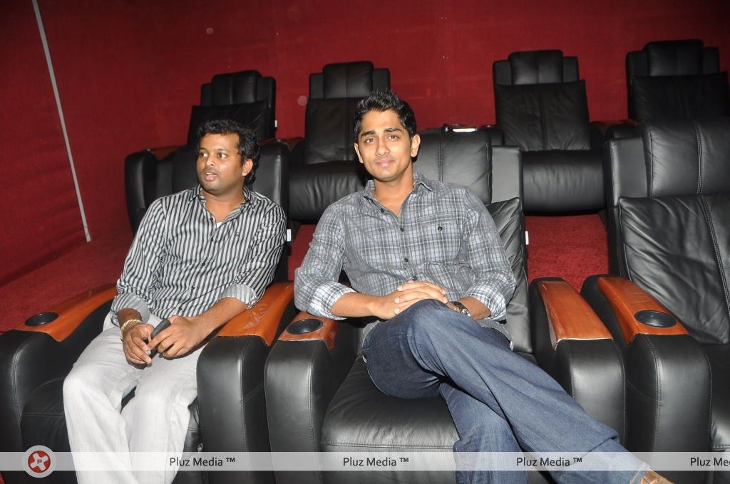Siddharth at the audio people store - Pictures | Picture 164073