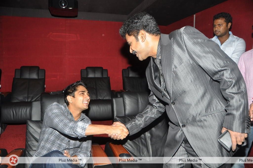 Siddharth at the audio people store - Pictures | Picture 164074