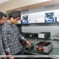 Siddharth at the audio people store - Pictures | Picture 164022