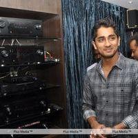 Siddharth at the audio people store - Pictures | Picture 164031