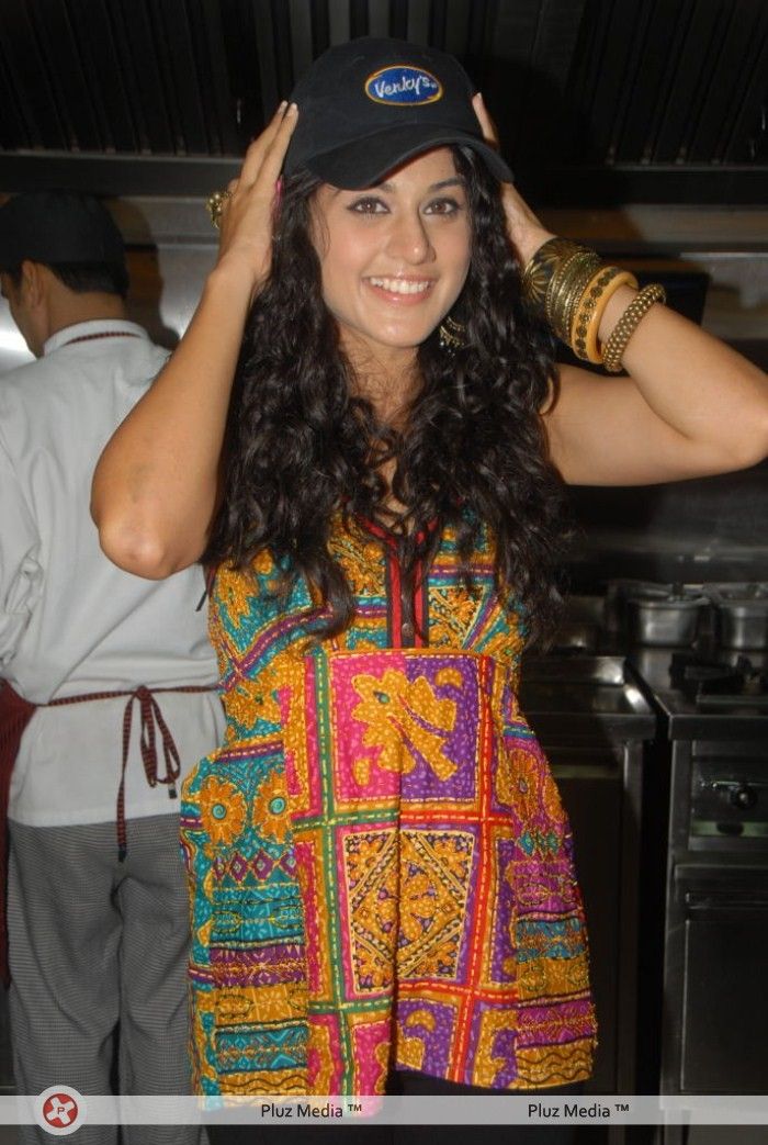 Tapsee at Venky's Xprs Hyderabad - Pictures | Picture 168050