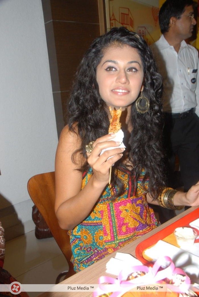 Tapsee at Venky's Xprs Hyderabad - Pictures | Picture 168062