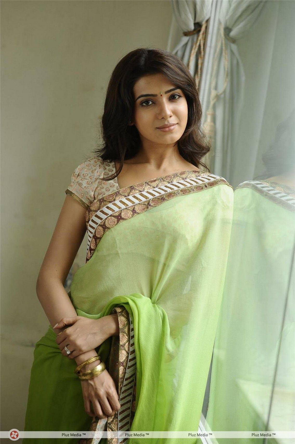 Samantha in Sari Stills | Picture 147855