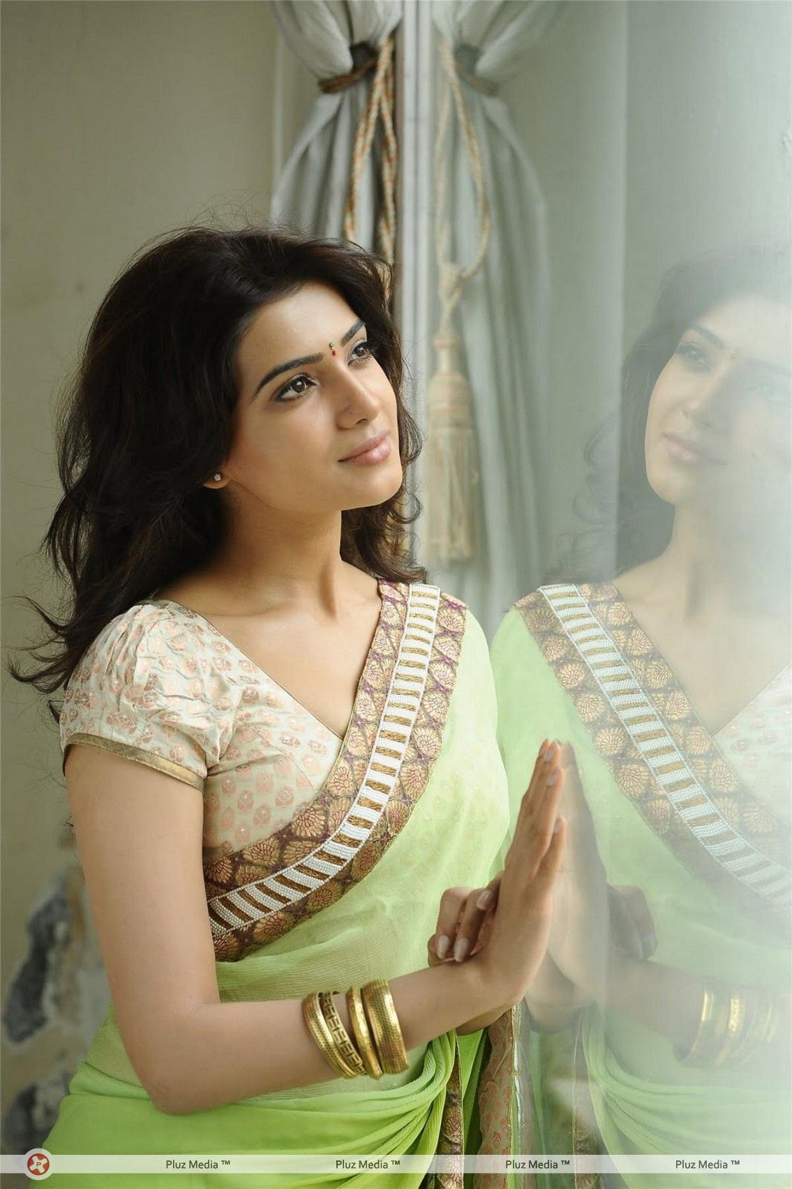 Samantha in Sari Stills | Picture 147856