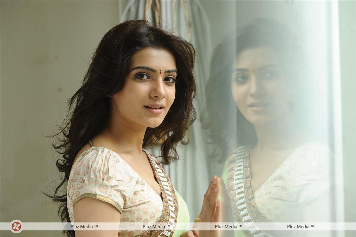 Samantha in Sari Stills | Picture 147858