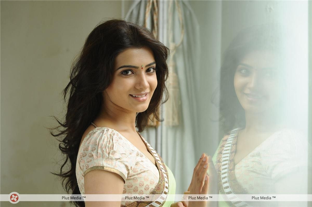 Samantha in Sari Stills | Picture 147863