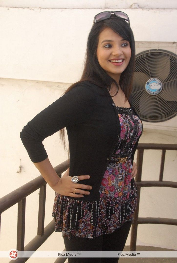 Saloni New Stills | Picture 154425