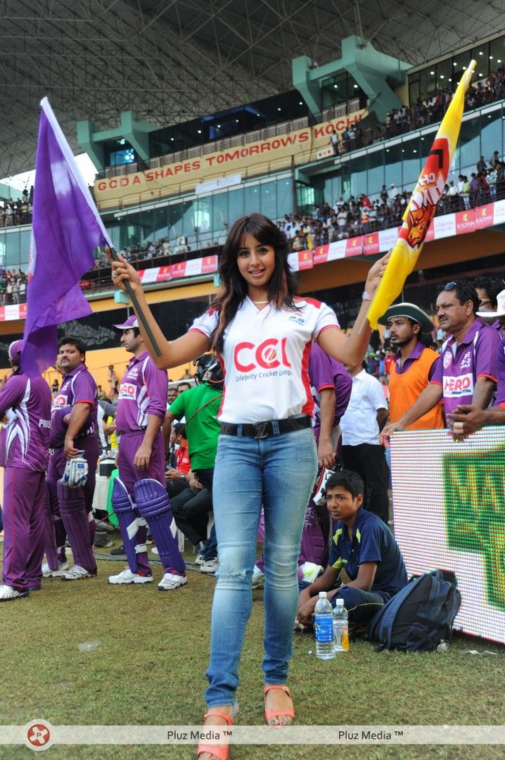 Sanjjanna Galrani - Sanjana, Priyamani, Genelia & Lakshmi Rai at CCL Match - Photos | Picture 155393