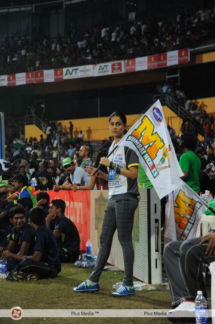 Genelia D Souza - Sanjana, Priyamani, Genelia & Lakshmi Rai at CCL Match - Photos | Picture 155423