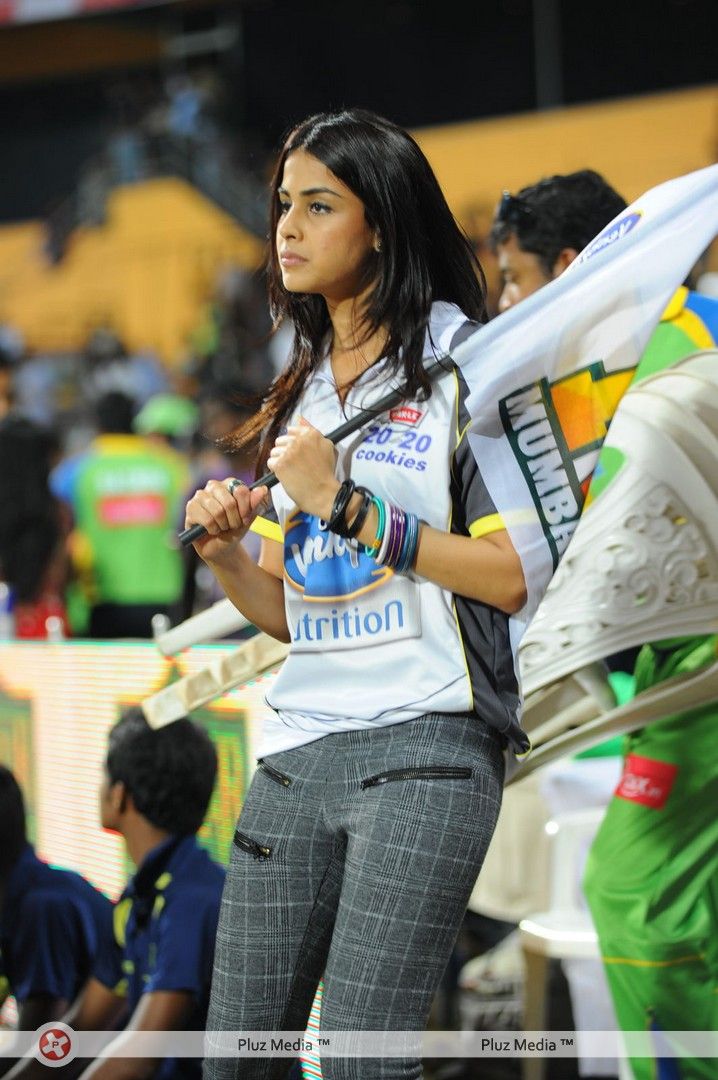Genelia D Souza - Sanjana, Priyamani, Genelia & Lakshmi Rai at CCL Match - Photos | Picture 155424