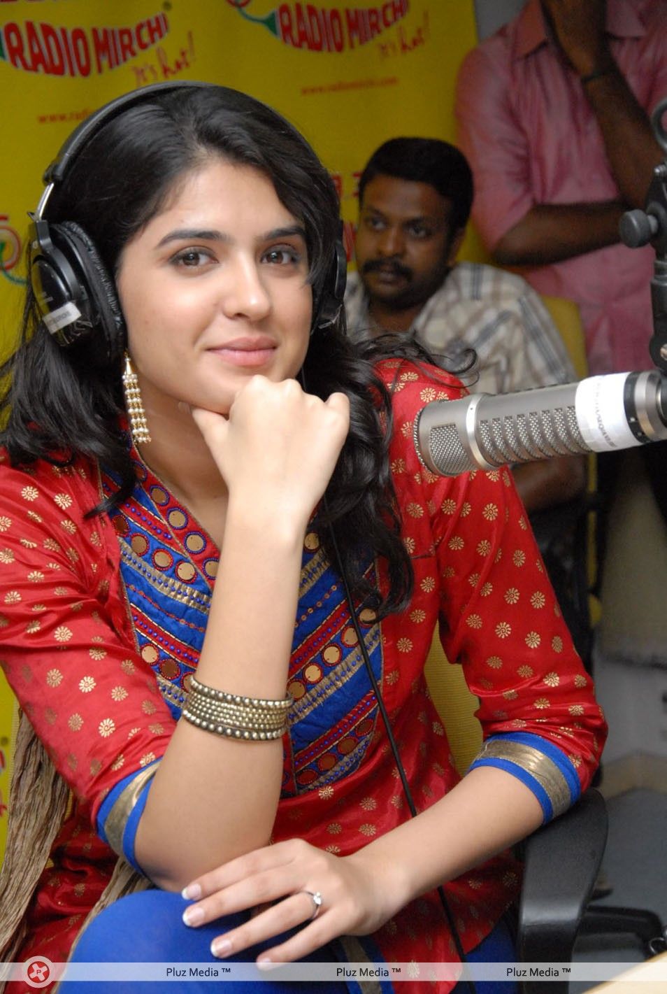 Deeksha Seth - Manoj, Deeksha Seth at Radio Mirchi Pictures | Picture 241785