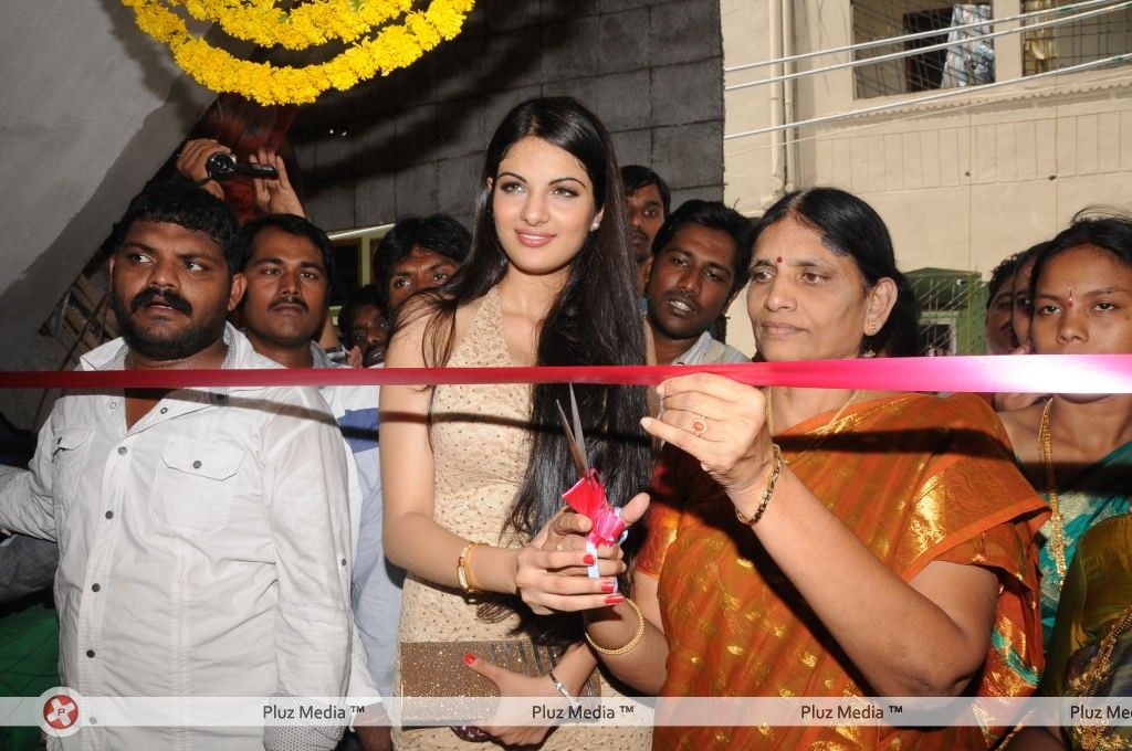 Jinal Pandya Launches Ladies World Showroom - Pictures | Picture 196157