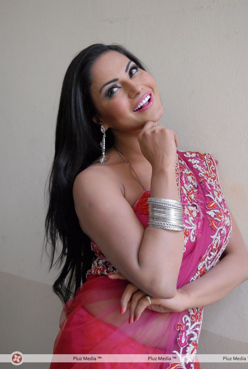 Veena Malik at Nagna Satyam Movie Launch Pictures | Picture 315651