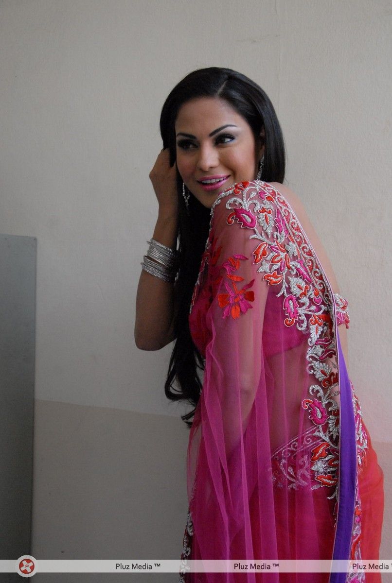 Veena Malik at Nagna Satyam Movie Launch Pictures | Picture 315701
