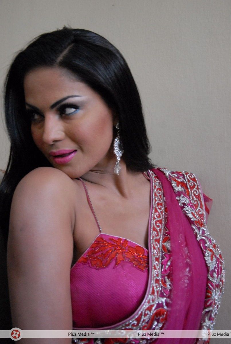 Veena Malik at Nagna Satyam Movie Launch Pictures | Picture 315723
