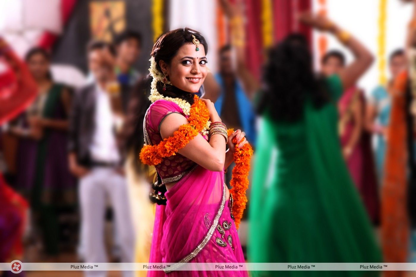 Nisha Agarwal - Varun Sandesh - Nisha Agarwal Movie Latest Stills | Picture 316057