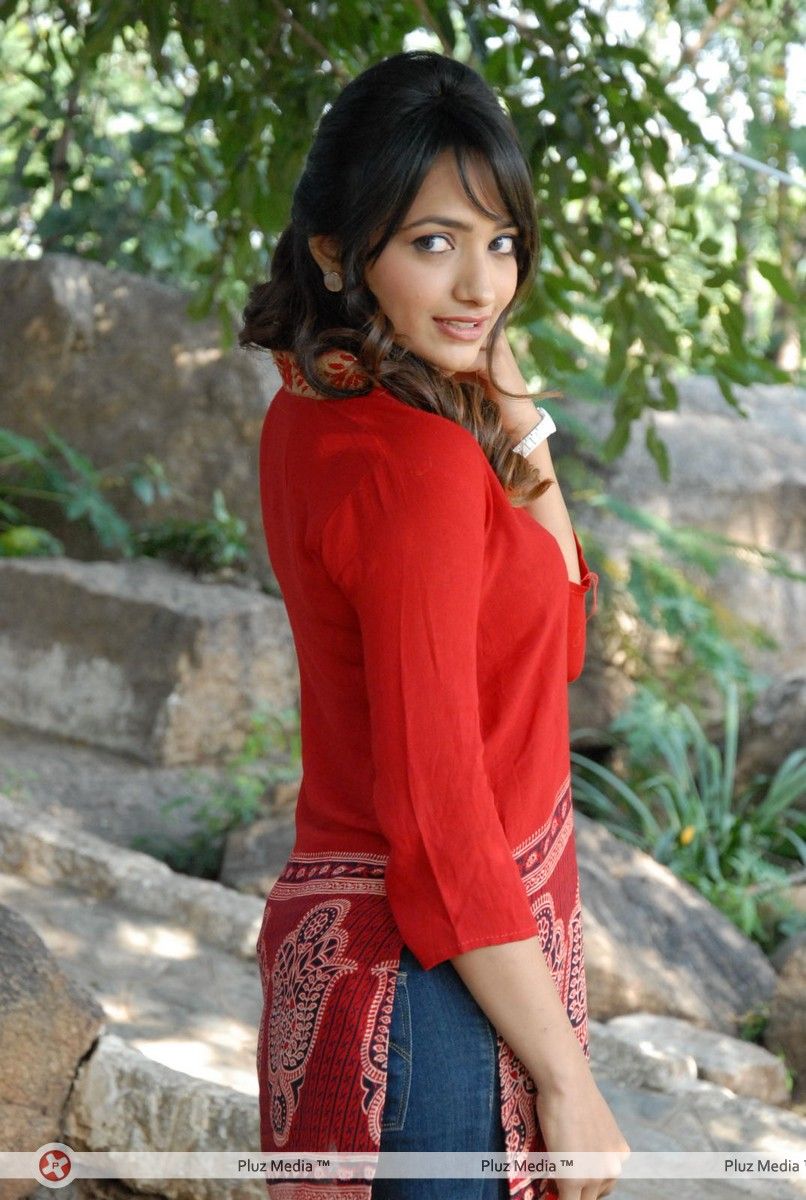 Actress Ziya Stills at Entha Andam Ga Unnave Movie Launch | Picture 319546