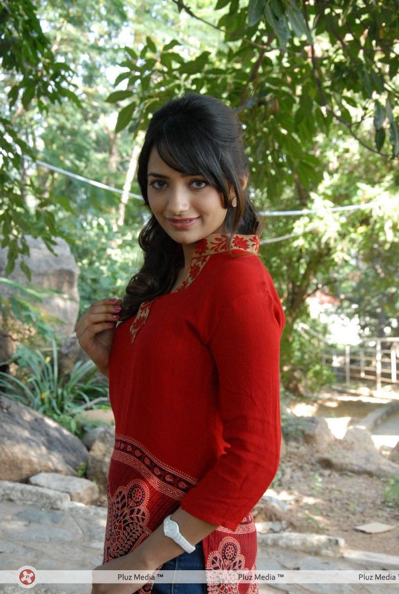 Actress Ziya Stills at Entha Andam Ga Unnave Movie Launch | Picture 319653
