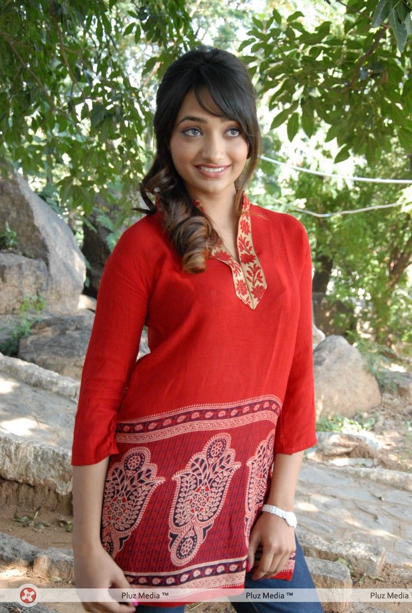 Actress Ziya Stills at Entha Andam Ga Unnave Movie Launch | Picture 319660