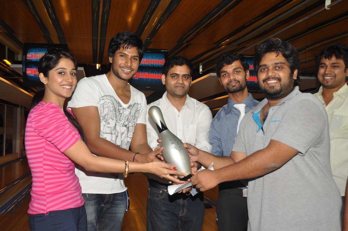 Routine love story Movie team presents trophies to ap bowling team at svm bowling Pictures | Picture 328743
