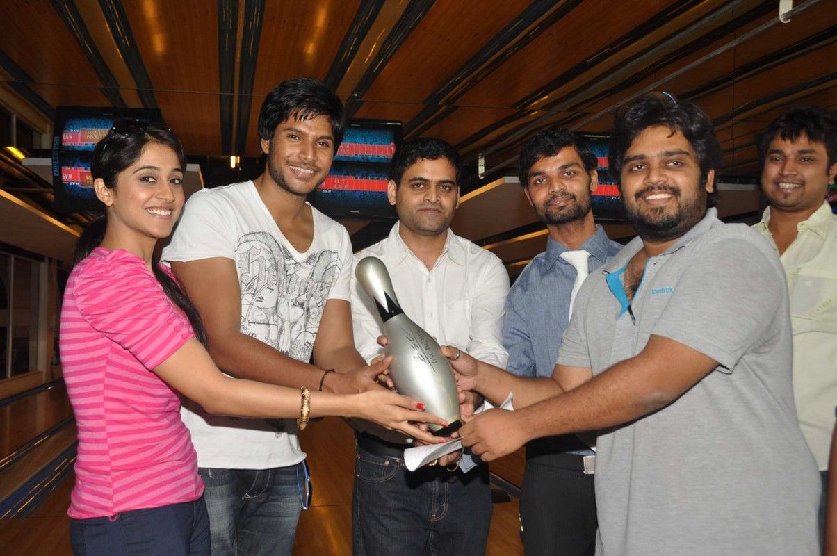 Routine love story Movie team presents trophies to ap bowling team at svm bowling Pictures | Picture 328766