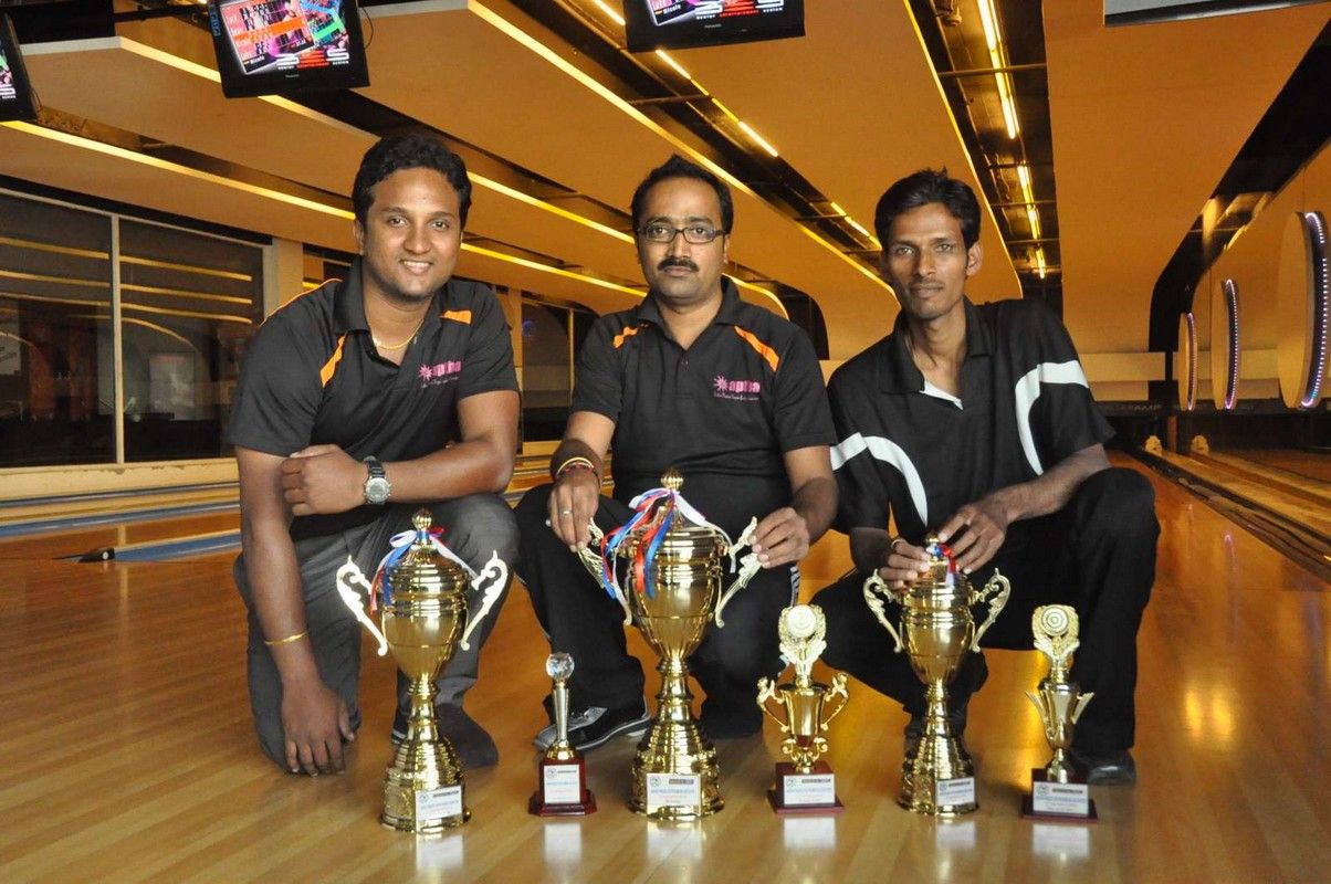 Routine love story Movie team presents trophies to ap bowling team at svm bowling Pictures | Picture 328785