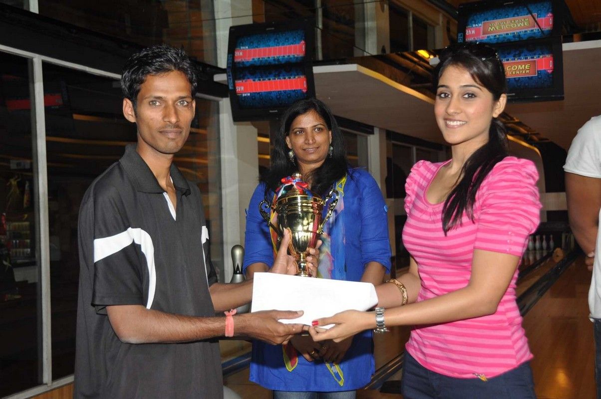 Routine love story Movie team presents trophies to ap bowling team at svm bowling Pictures | Picture 328804