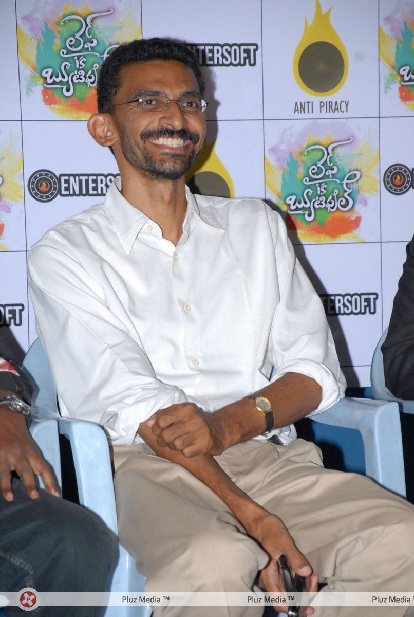 Sekhar Kammula - Life Is Beautiful Movie Team With Anti Piracy Team Pictures | Picture 290265