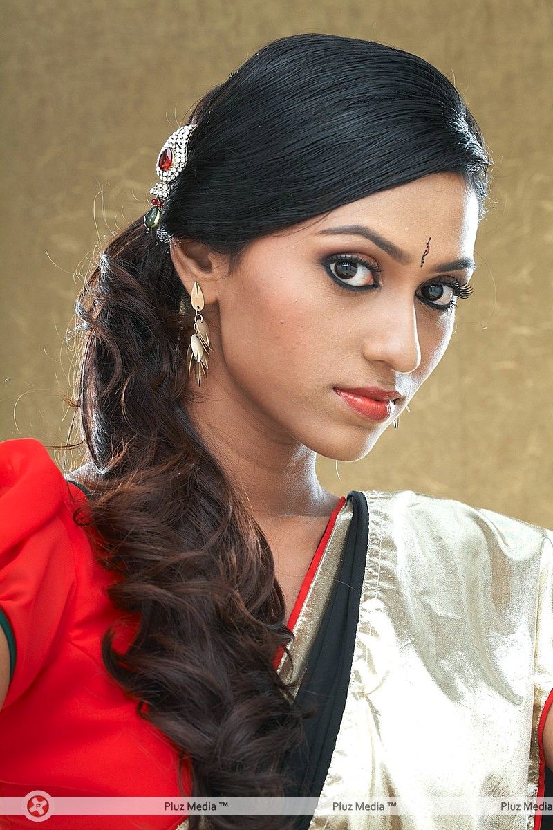 Actress Susiq Photoshoot Stills | Picture 308035