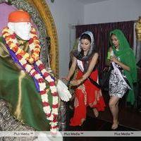 Sushmita Sen at Hyderabad Film Nagar Temple Pictures | Picture 274165