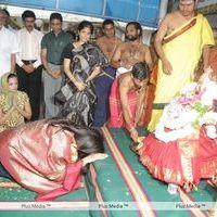 Sushmita Sen at Hyderabad Film Nagar Temple Pictures | Picture 274173