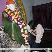 Sushmita Sen at Hyderabad Film Nagar Temple Pictures | Picture 274203