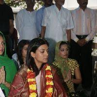 Sushmita Sen at Hyderabad Film Nagar Temple Pictures