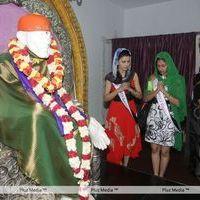 Sushmita Sen at Hyderabad Film Nagar Temple Pictures | Picture 274237