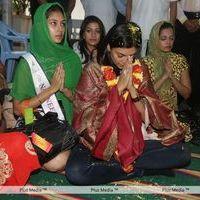 Sushmita Sen at Hyderabad Film Nagar Temple Pictures | Picture 274238