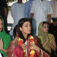 Susmitha Sen - Sushmita Sen at Hyderabad Film Nagar Temple Pictures | Picture 274265
