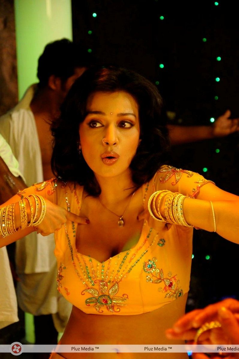 Asha Saini Hot Stills from Song | Picture 275431