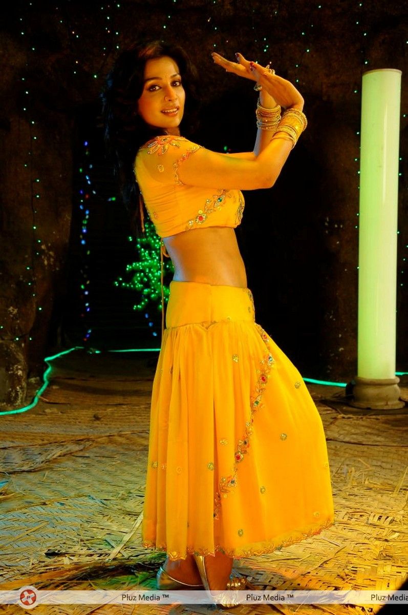 Asha Saini Hot Stills from Song | Picture 275435