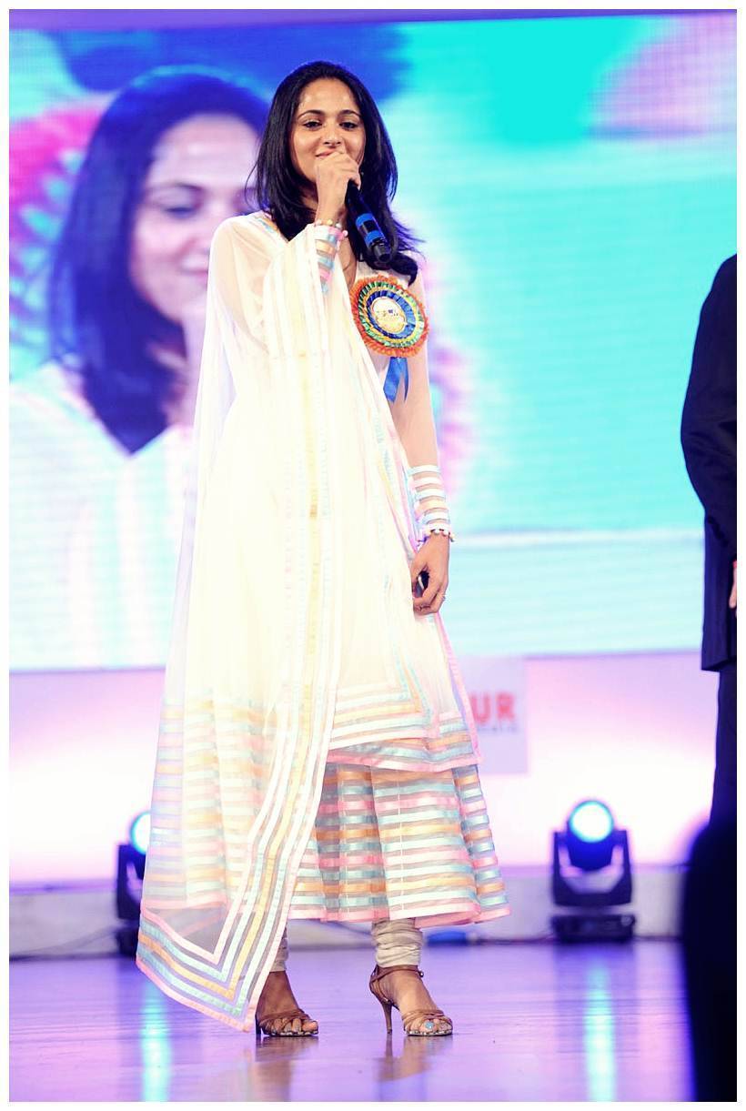 Anushka Shetty - TSR TV9 Awards Function 2012 - 2013 Photos | Picture 435294