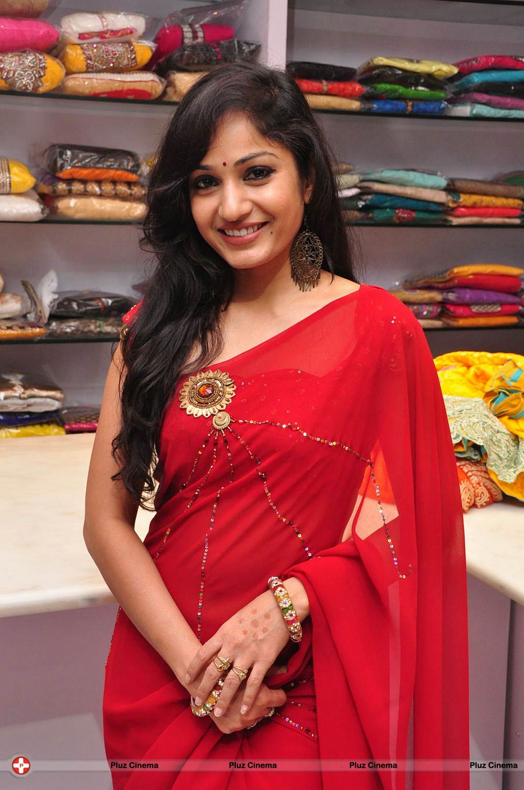 Madhavi Latha - Madhavi Latha Launches Sree Parinaya Designer Showroom Photos | Picture 533590