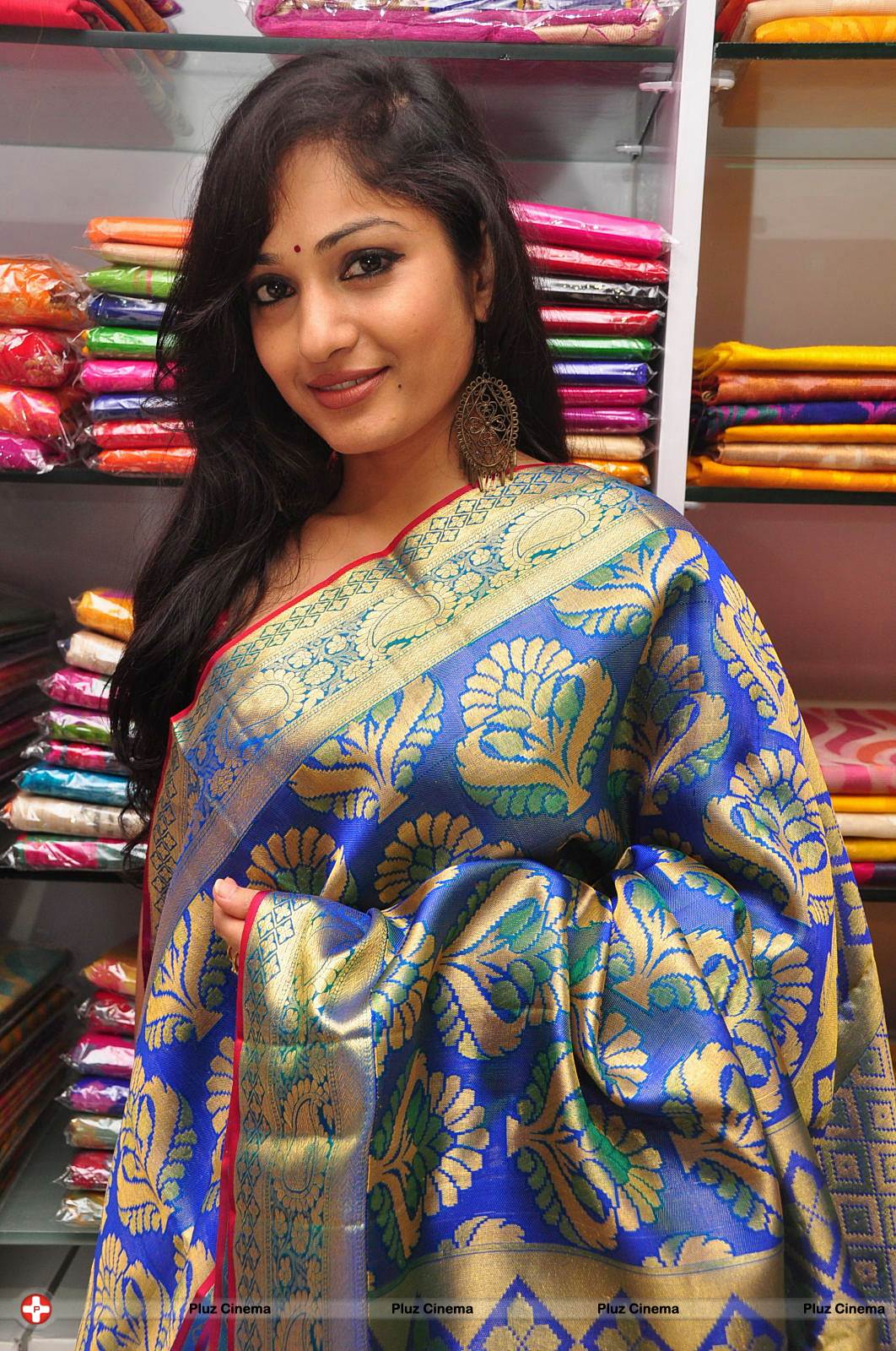 Madhavi Latha - Madhavi Latha Launches Sree Parinaya Designer Showroom Photos | Picture 533596