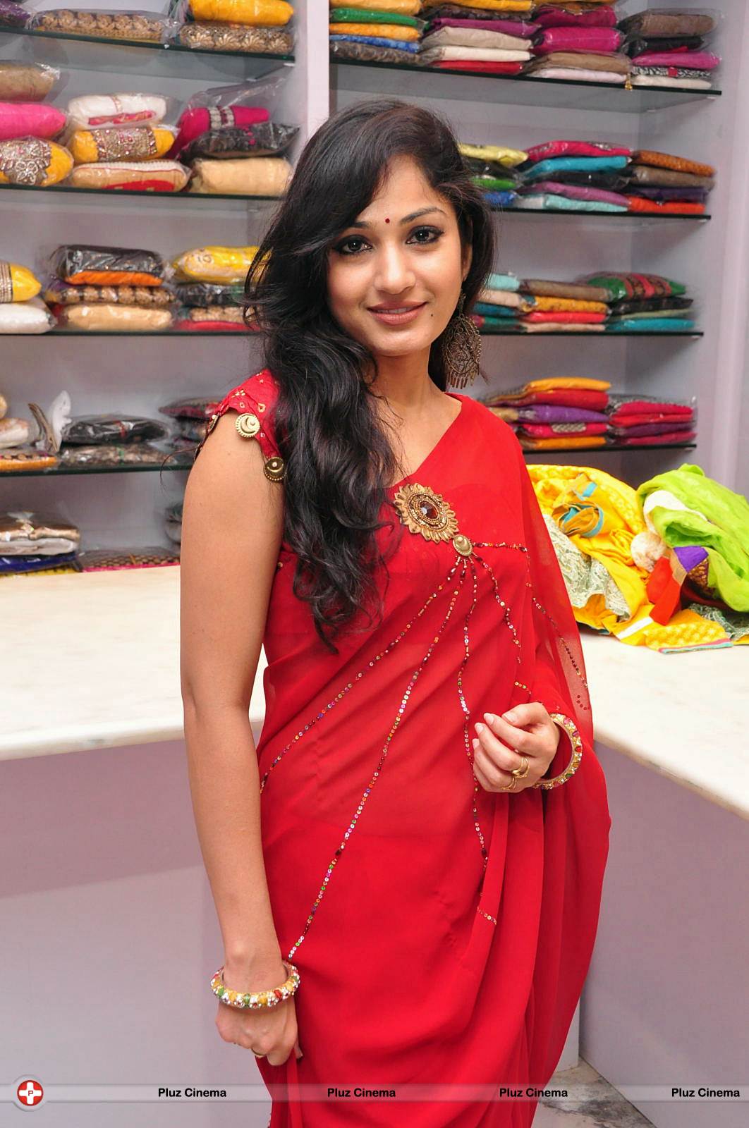 Madhavi Latha - Madhavi Latha Launches Sree Parinaya Designer Showroom Photos | Picture 533599