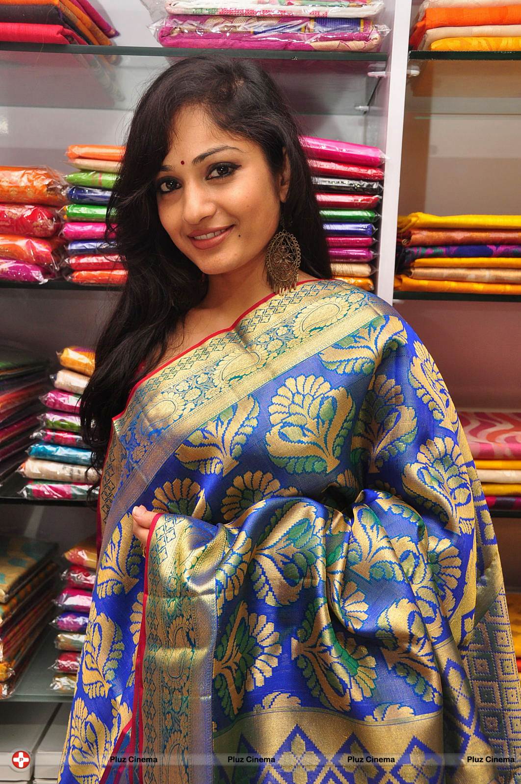 Madhavi Latha - Madhavi Latha Launches Sree Parinaya Designer Showroom Photos | Picture 533619