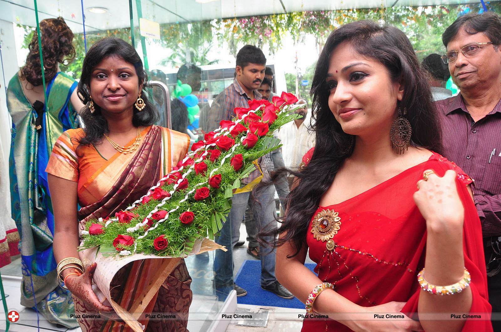 Madhavi Latha Launches Sree Parinaya Designer Showroom Photos | Picture 533624