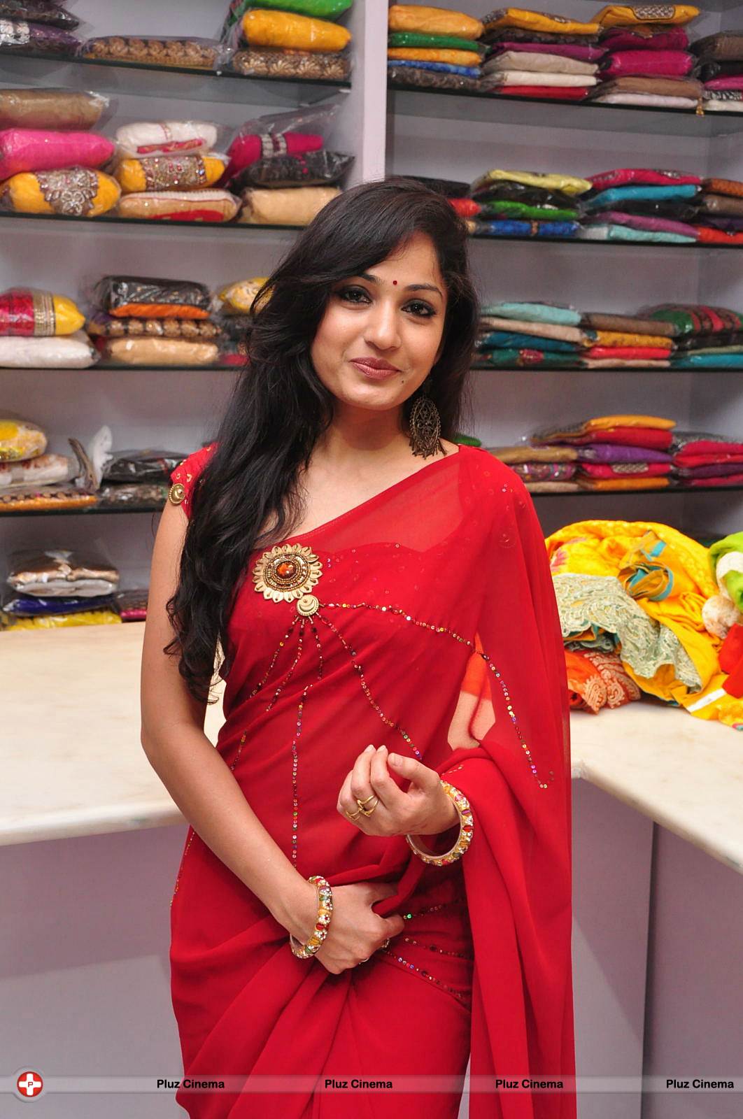 Madhavi Latha - Madhavi Latha Launches Sree Parinaya Designer Showroom Photos | Picture 533643